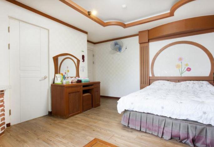 Bali Motel Тэджон Экстерьер фото