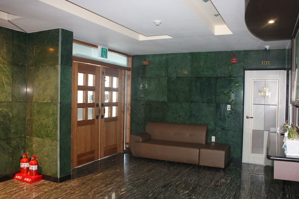 Bali Motel Тэджон Экстерьер фото