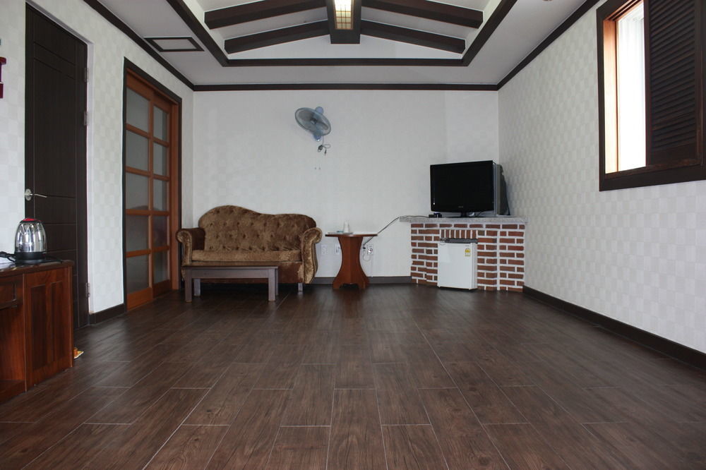 Bali Motel Тэджон Экстерьер фото