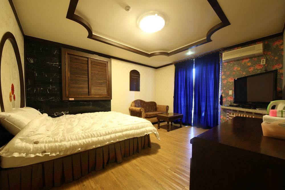 Bali Motel Тэджон Экстерьер фото