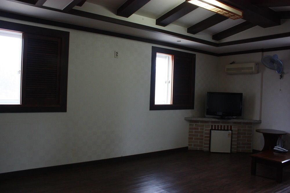 Bali Motel Тэджон Экстерьер фото